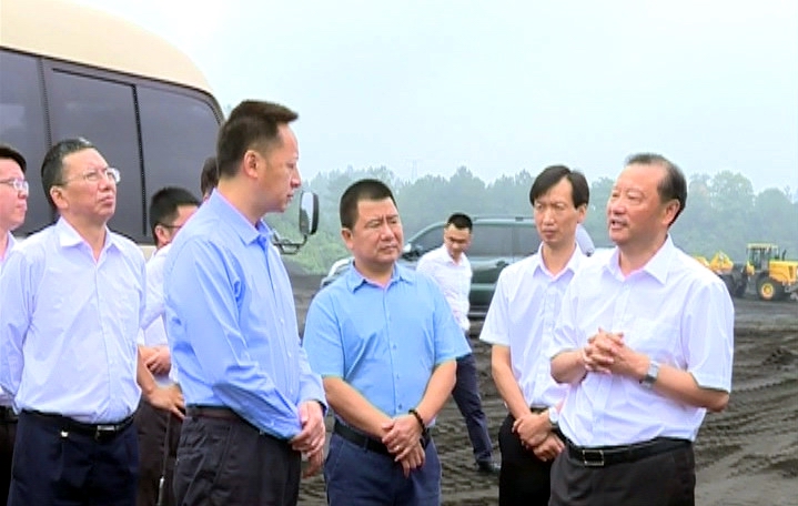 縣委書記張勇調(diào)研川威川南冶金建材物流港項目(圖2)