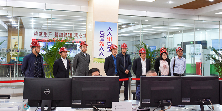 大西洋集團(tuán)總工程師蔣勇一行蒞臨川威集團(tuán)釩鈦科技考察調(diào)研(圖1)