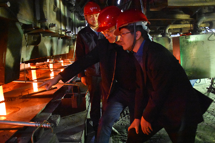 大西洋集團(tuán)總工程師蔣勇一行蒞臨川威集團(tuán)釩鈦科技考察調(diào)研(圖3)