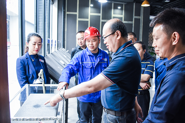 重慶能投集團(tuán)渝新公司到川威集團(tuán)連界區(qū)域參觀交流(圖3)