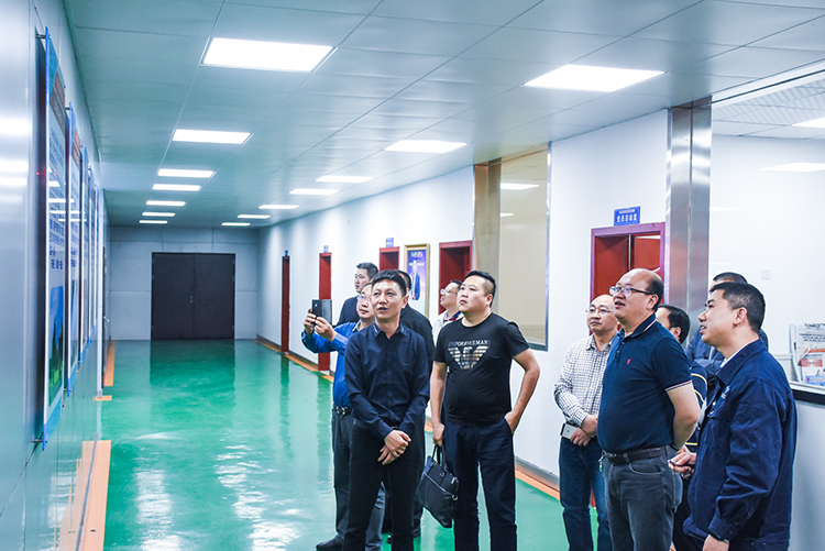 重慶能投集團(tuán)渝新公司到川威集團(tuán)連界區(qū)域參觀交流(圖2)