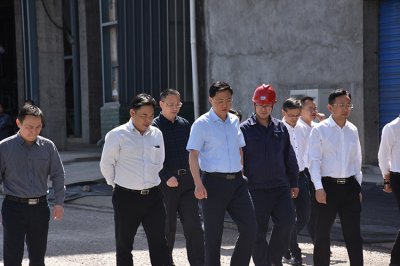 市委副書記余先河到川威調(diào)研釩深加工項目