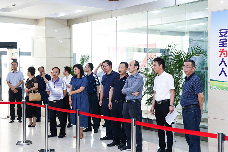 省人大常委會(huì)鄭樹全一行蒞臨川威連界基地參觀考察(圖1)