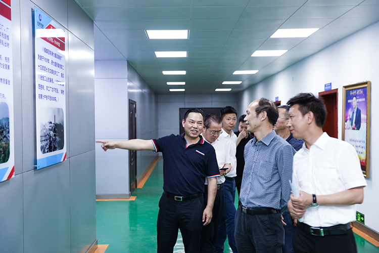 省人大常委會(huì)鄭樹全一行蒞臨川威連界基地參觀考察(圖3)