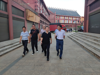 集團(tuán)公司王勁董事長(zhǎng)一行視察江川項(xiàng)目并考察江川區(qū)投資環(huán)境