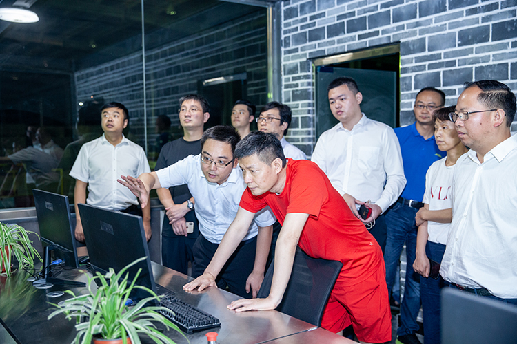 新加坡PSU集團(tuán)等五家公司聯(lián)袂到川威集團(tuán)連界基地參觀交流(圖3)