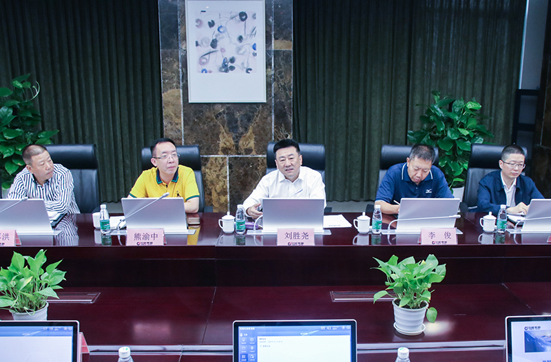 中鐵八局集團(tuán)董事長劉勝堯蒞臨川威考察交流(圖3)