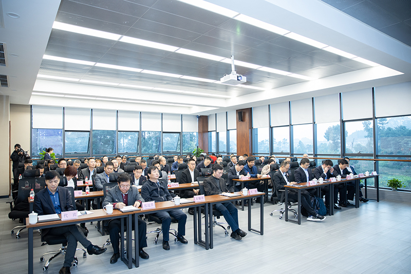 川威集團舉行“新經濟、新服務、新發(fā)展”講座(圖4)