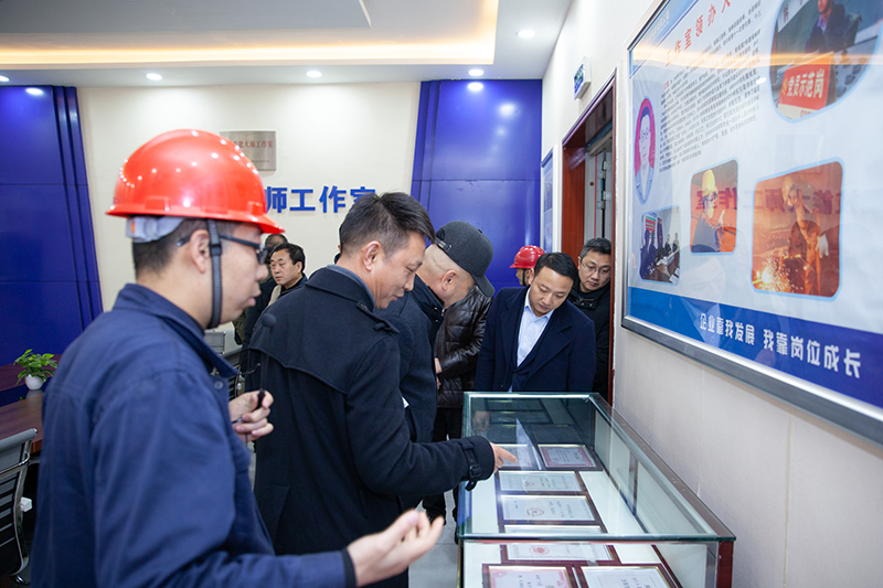 省市場(chǎng)監(jiān)管局領(lǐng)導(dǎo)一行蒞臨川威集團(tuán)考察調(diào)研(圖3)