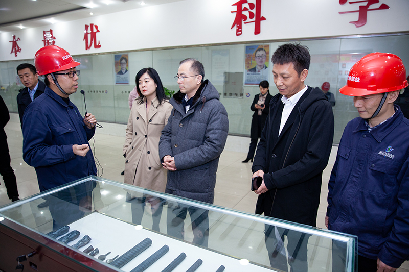 天津東疆保稅港區(qū)管委會(huì)副主任白新宇一行蒞臨川威洽談合作(圖5)