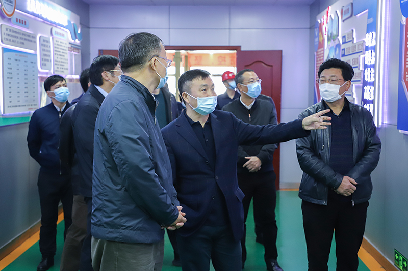 國家工信部領(lǐng)導(dǎo)蒞臨川威連界基地調(diào)研“疫情防控及復(fù)工復(fù)產(chǎn)”工作(圖2)