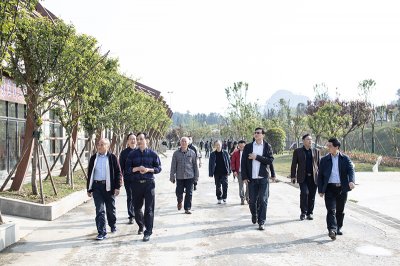 四川省老領(lǐng)導(dǎo)楊志文一行蒞臨川威集團(tuán)調(diào)研