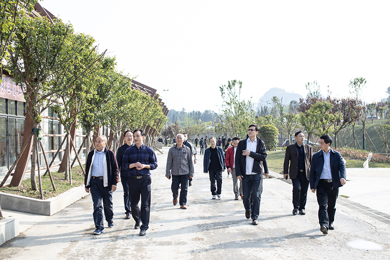 四川省老領(lǐng)導(dǎo)楊志文一行蒞臨川威集團調(diào)研(圖1)