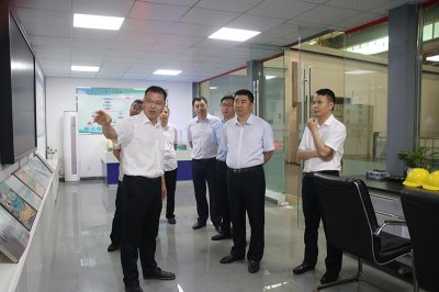 亞王儲能集團(tuán)董事長趙林 蒞臨川威考察交流