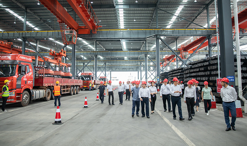 內(nèi)江市“全市服務(wù)業(yè)發(fā)展大會(huì)”參會(huì)領(lǐng)導(dǎo)調(diào)研川南冶金建材物流園項(xiàng)目建設(shè)推進(jìn)(圖3)