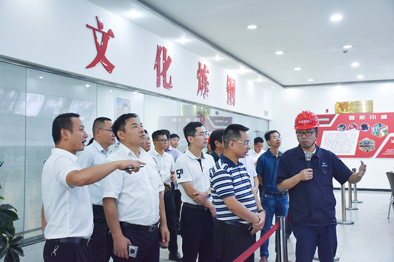 省人社廳副廳長(zhǎng)黃曉東一行蒞臨川威調(diào)研(圖2)