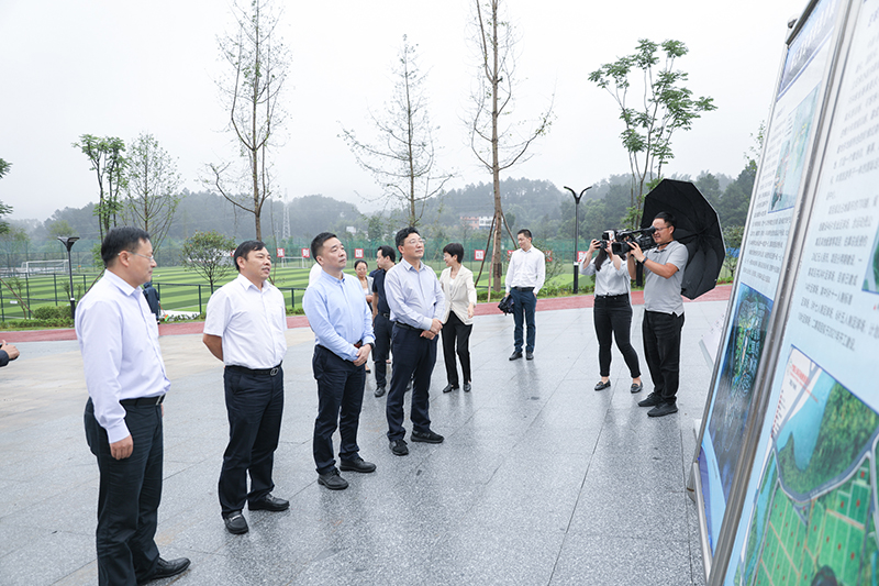 四川省勞模工匠宣講團(tuán)走進(jìn)川威(圖3)