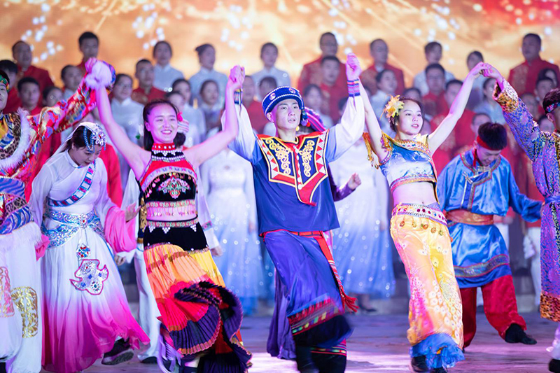 集團(tuán)公司舉行2020迎中秋慶國(guó)慶文藝晚會(huì)(圖11)