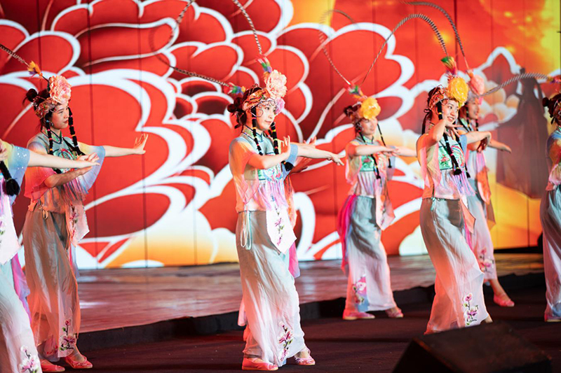 集團(tuán)公司舉行2020迎中秋慶國(guó)慶文藝晚會(huì)(圖12)