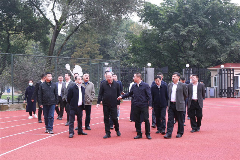 威遠(yuǎn)縣縣委書記蘭徐一行到博駿雙語學(xué)校調(diào)研(圖2)