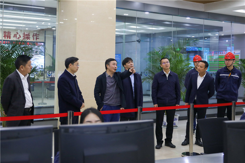 威遠(yuǎn)縣委書記蘭徐率隊到川威連界基地調(diào)研(圖3)