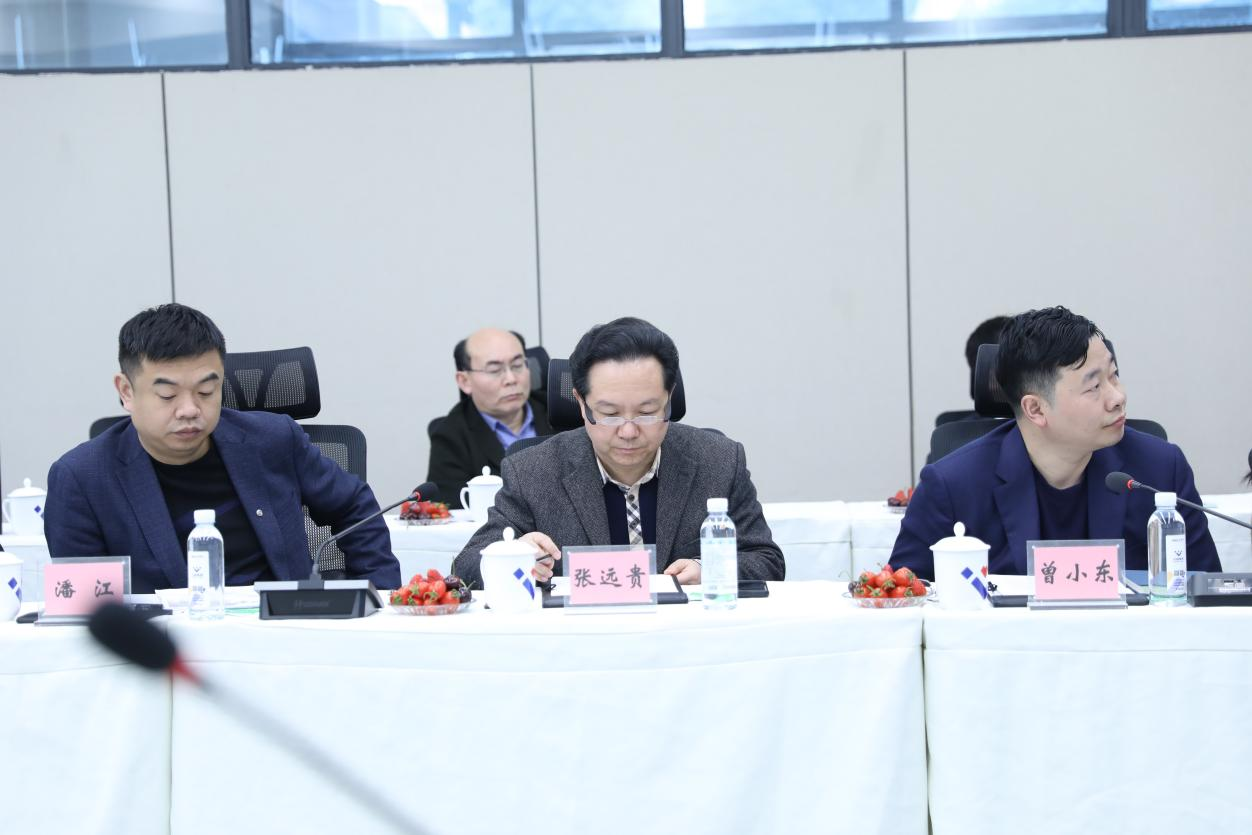 省冶金地質(zhì)勘查院侯院長(zhǎng)一行蒞臨川威集團(tuán)連界基地考察交流(圖3)