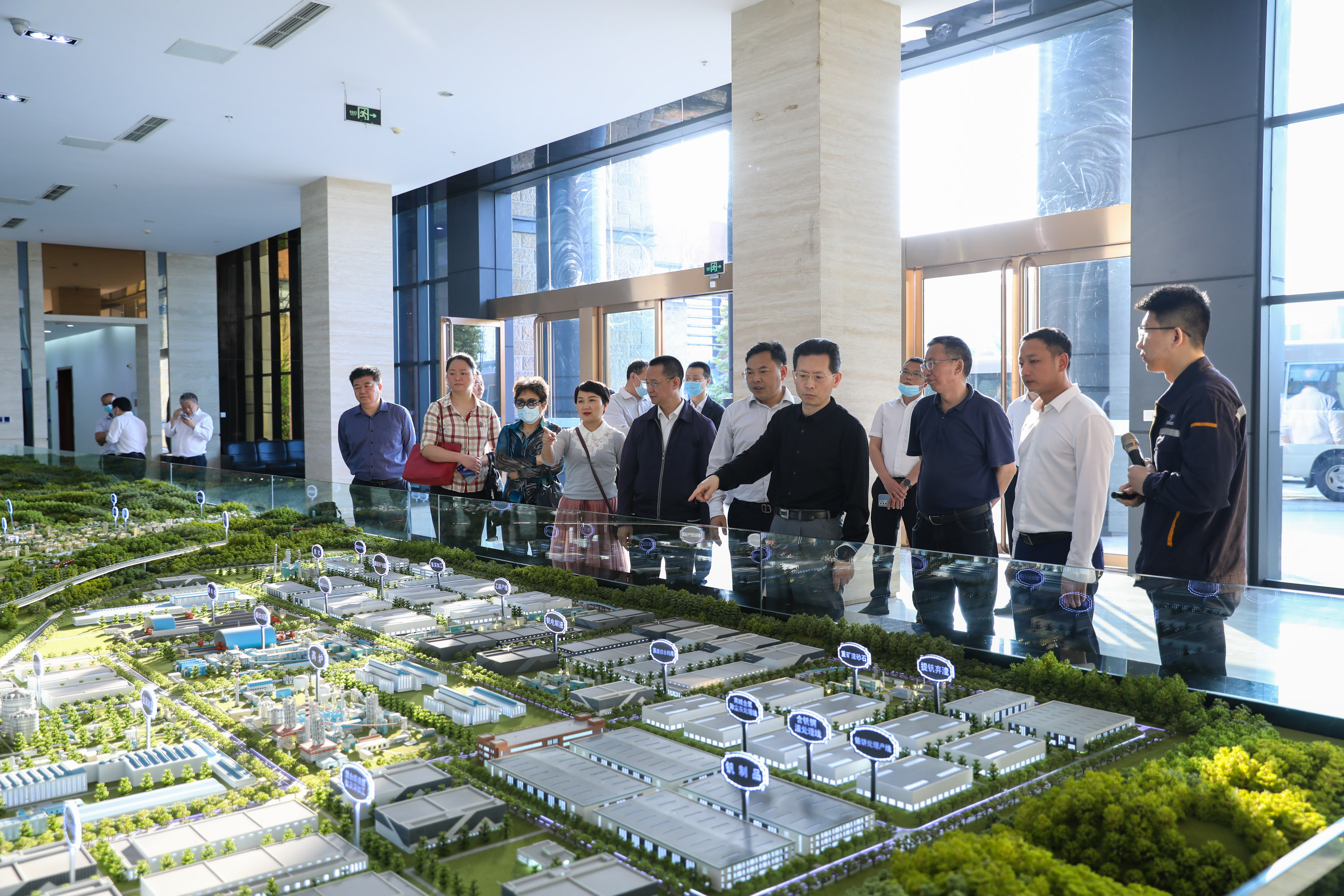 內(nèi)江市人大常委會(huì)魏紅鋒一行到川威連界基地專題調(diào)研(圖5)