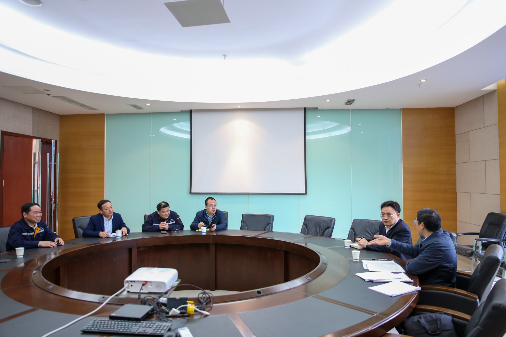 內(nèi)江市副市長(zhǎng)何仁洋一行到川威連界基地調(diào)研(圖3)