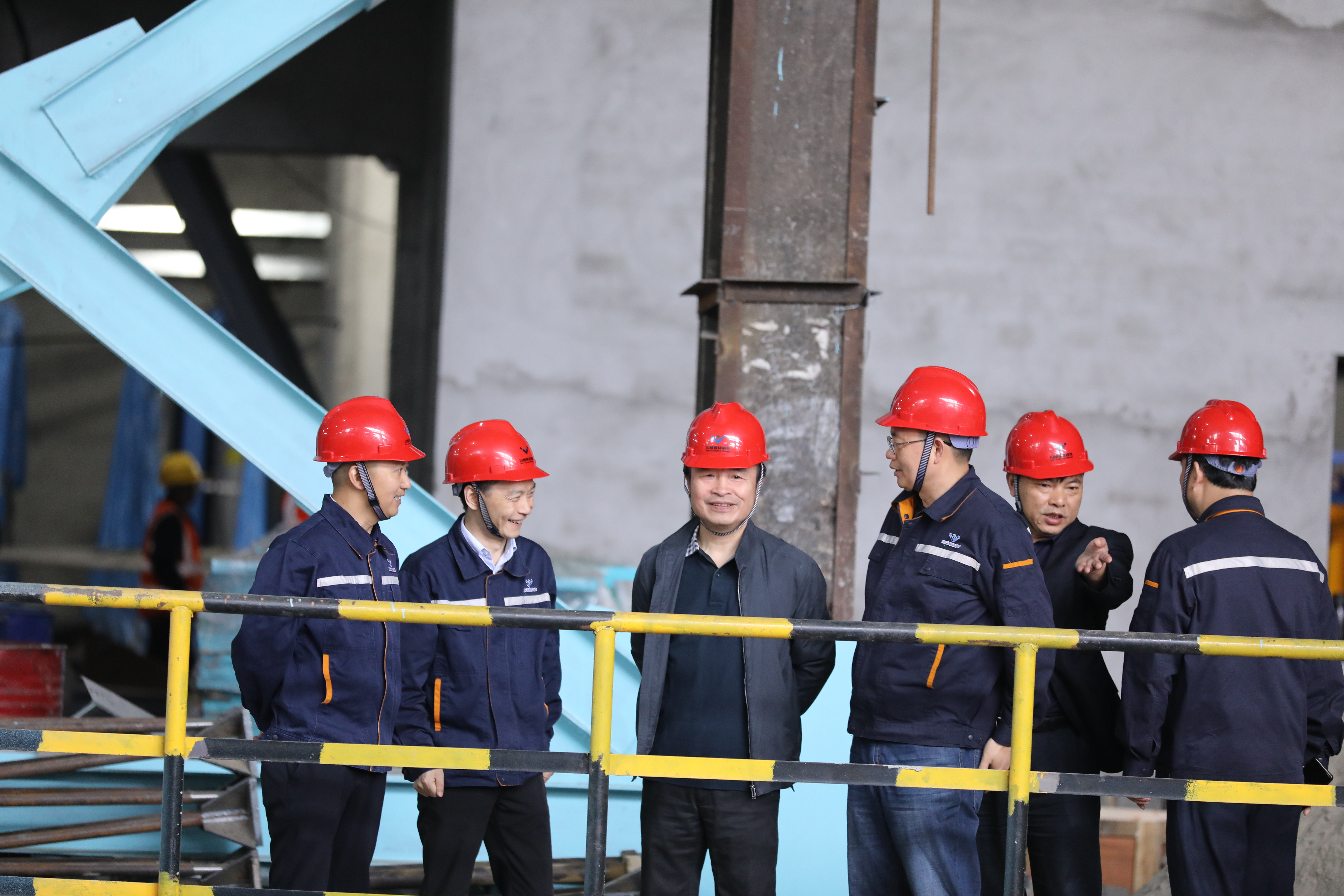 勞動(dòng)最光榮！川威集團(tuán)董事長(zhǎng)王勁一行“五一”勞動(dòng)節(jié)視察連界區(qū)域重點(diǎn)項(xiàng)目(圖6)