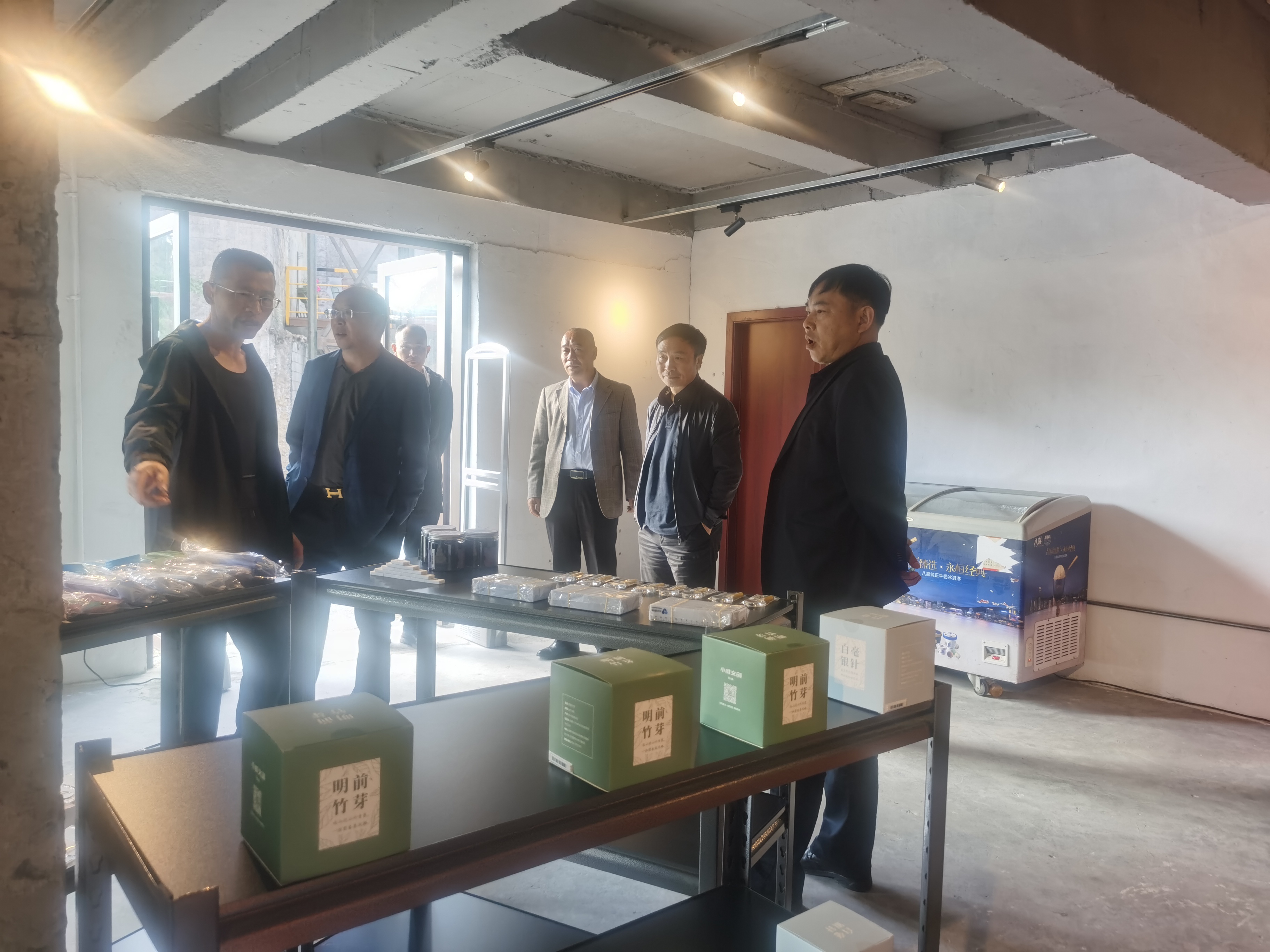 堅持熱愛 不負耕耘——集團董事長王勁蒞臨工業(yè)研學旅行營地視察指導(dǎo)(圖2)