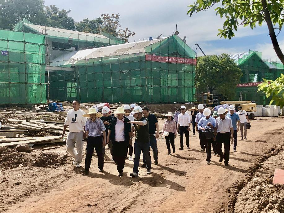 西昌市委副書記、市長宋莉蒞臨海南大石板鄉(xiāng)村振興二期項目視察工作