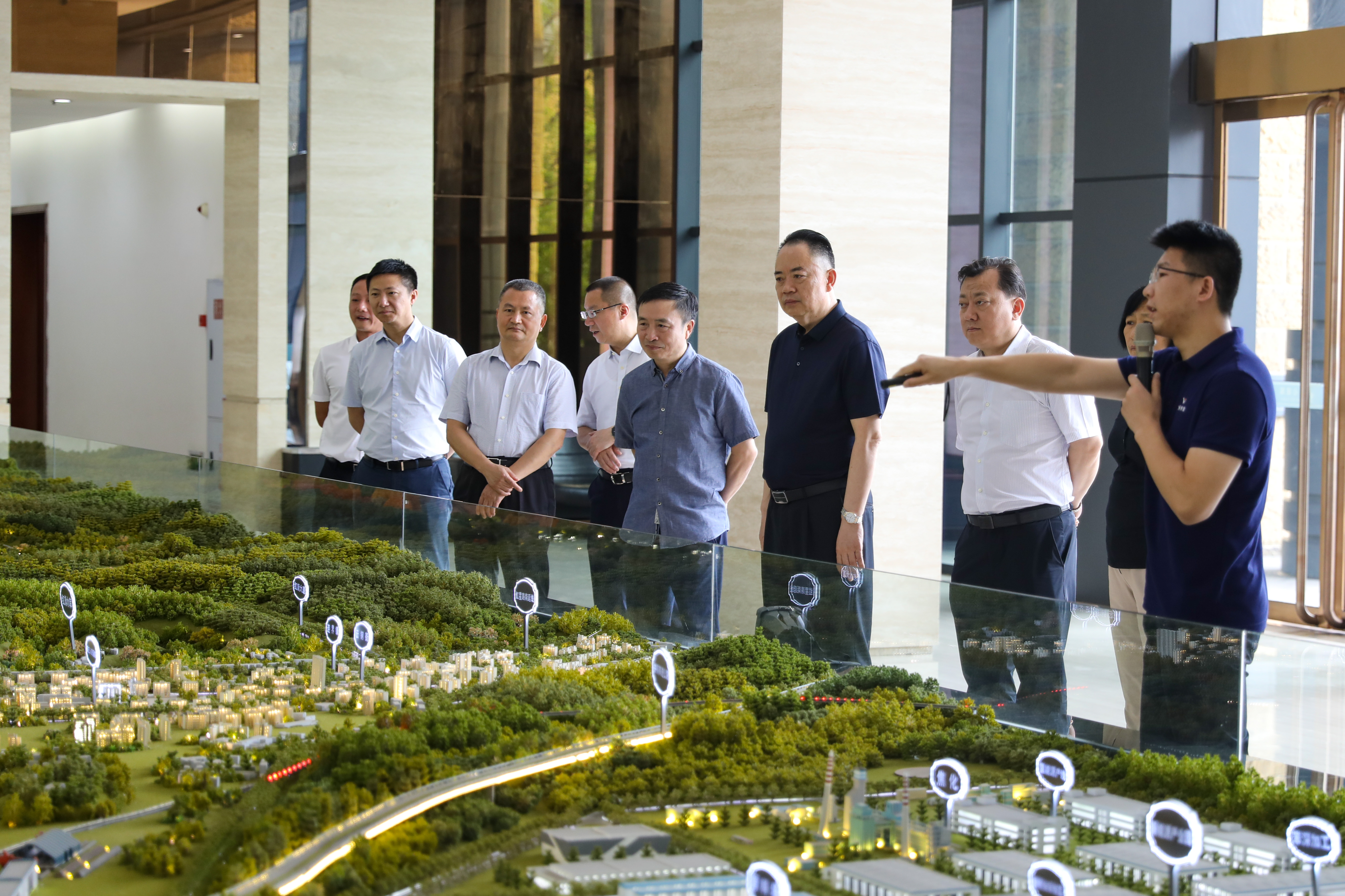 省人大常委會副主任宋朝華到川威連界基地 考察調研