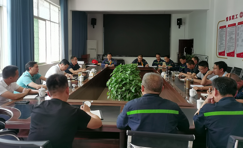 會(huì)理市市委書記陳方勇蒞臨礦業(yè)總公司白草礦區(qū)走訪調(diào)研(圖1)