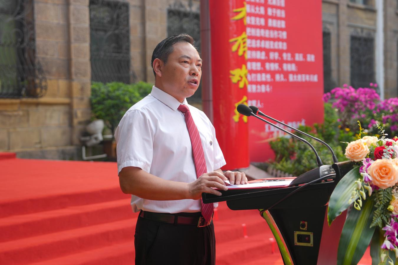 百年川威  價(jià)值企業(yè)——川威集團(tuán)隆重舉行成立二十六周年升旗儀式(圖3)