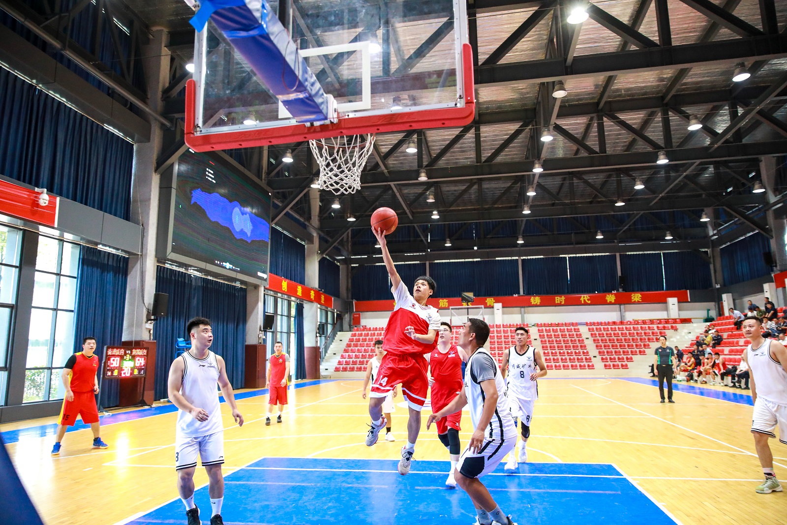 川威集團(tuán)第五屆“超越杯”體競聯(lián)賽精英賽隆重舉行(圖3)
