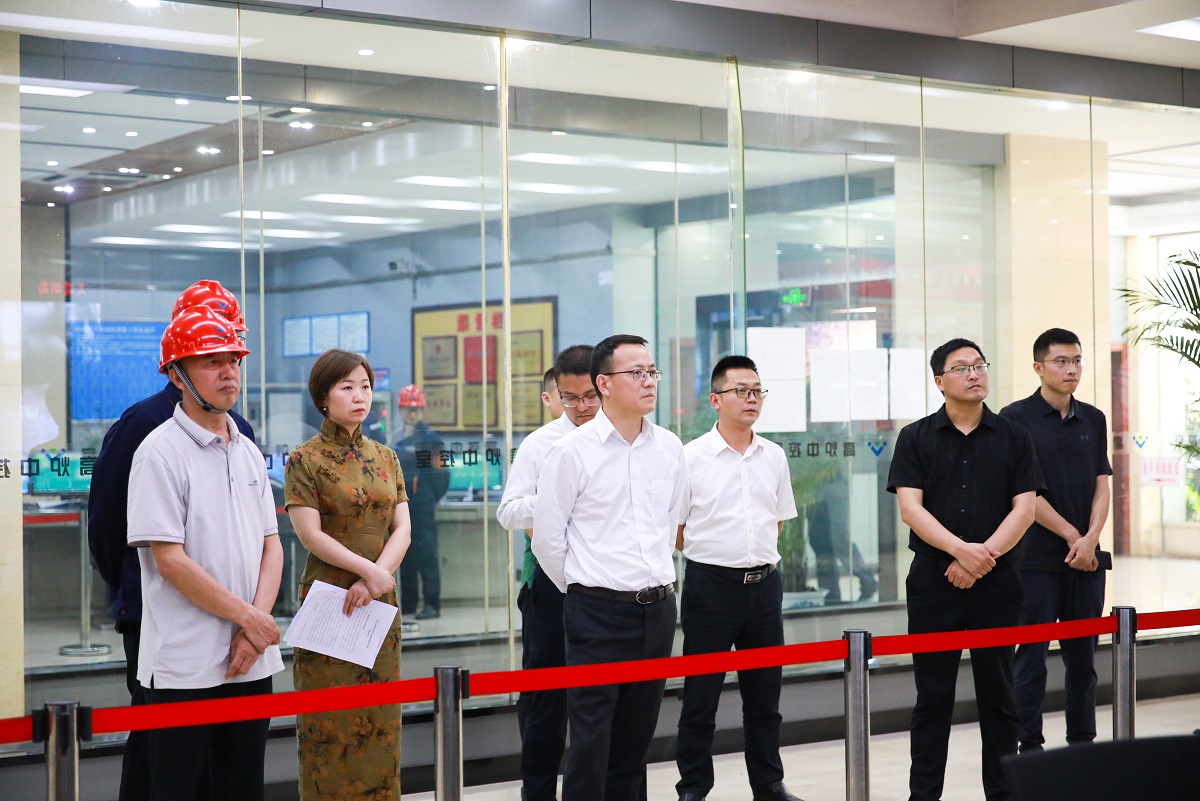              市委常委、統(tǒng)戰(zhàn)部部長(zhǎng)羅萬(wàn)東一行 深入川威調(diào)研推動(dòng)轉(zhuǎn)型升級(jí)與綠色發(fā)展(圖2)