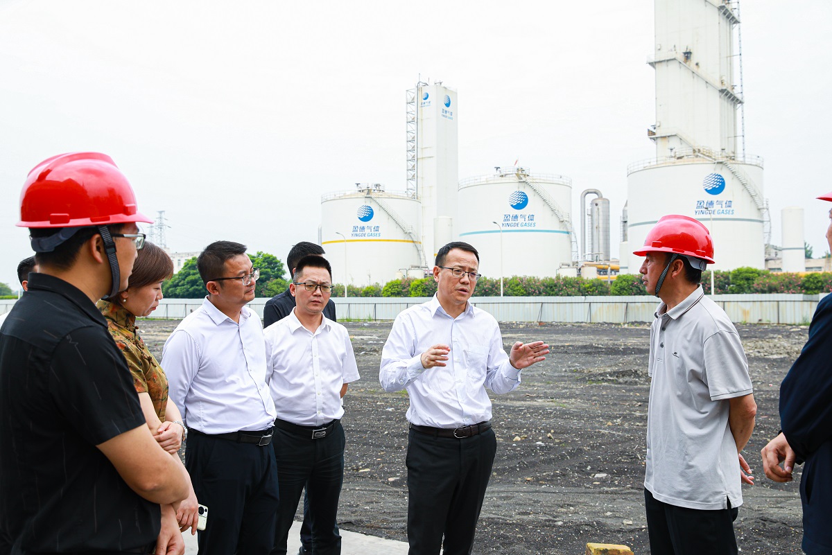              市委常委、統(tǒng)戰(zhàn)部部長(zhǎng)羅萬(wàn)東一行 深入川威調(diào)研推動(dòng)轉(zhuǎn)型升級(jí)與綠色發(fā)展(圖3)