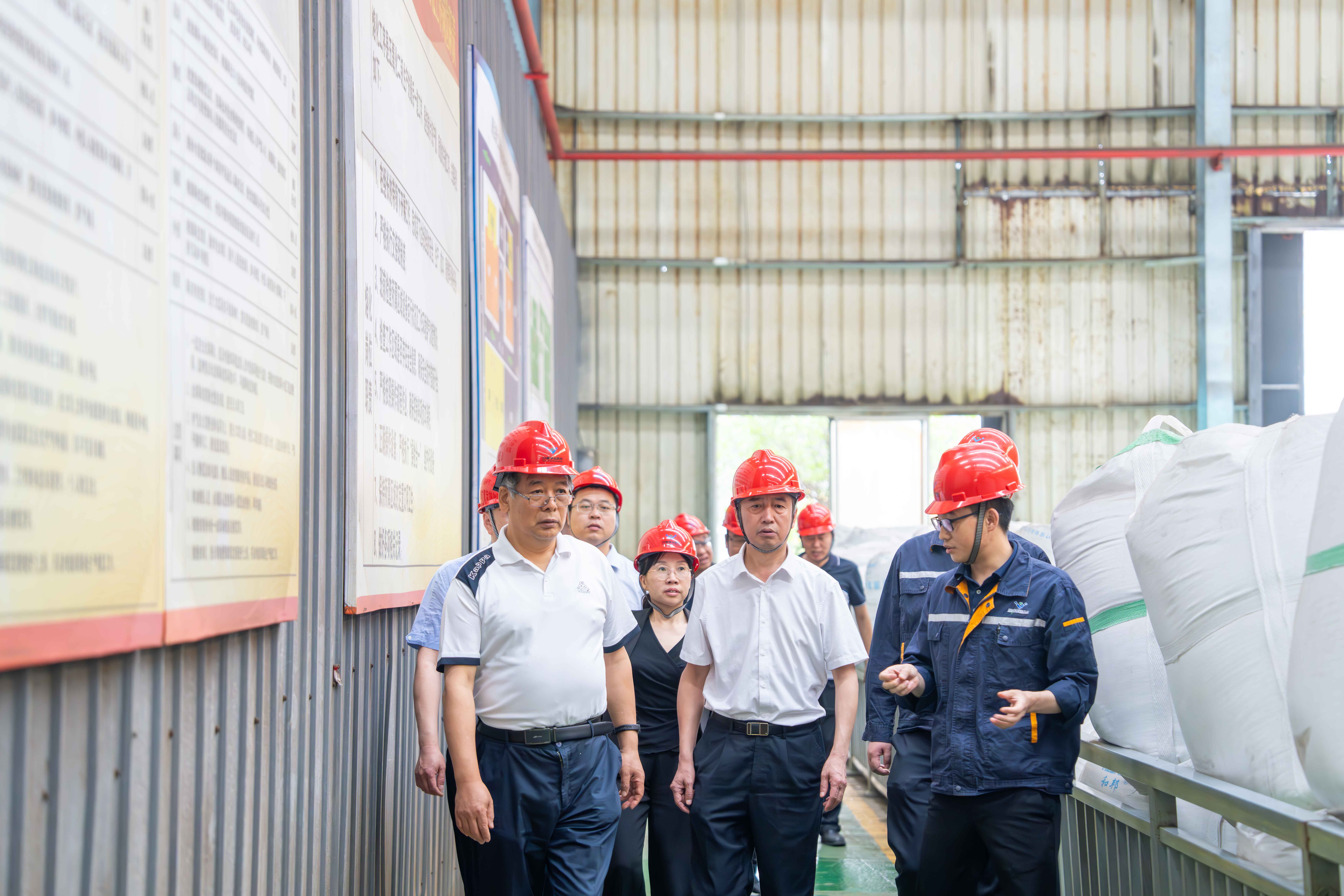 中科院專家團(tuán)隊(duì)蒞臨川威連界基地(圖3)