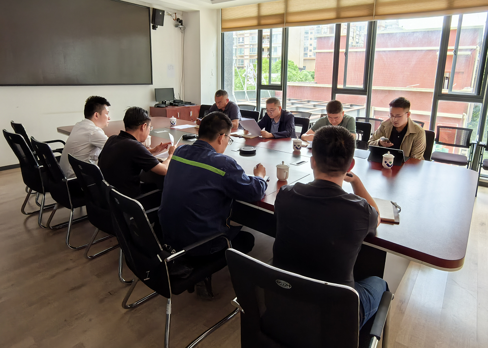 會(huì)理市委副書記、市長徐陽到礦業(yè)總公司財(cái)通公司調(diào)研