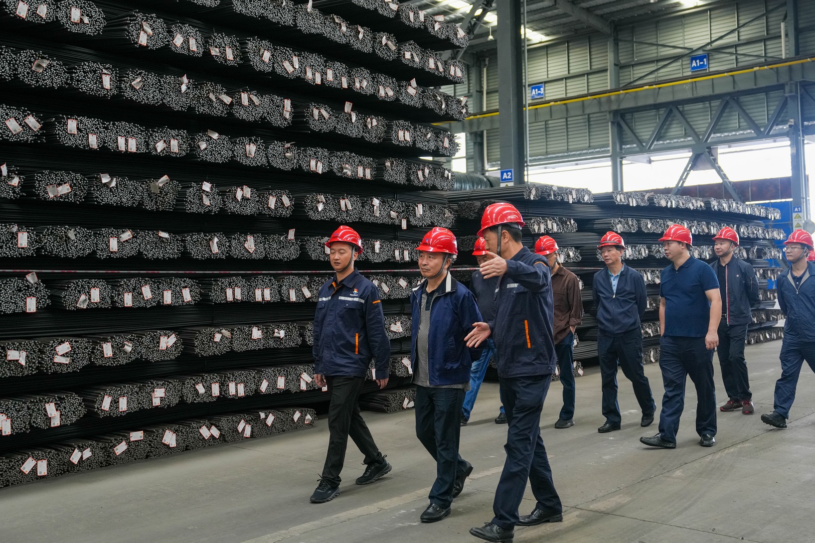 國慶佳節(jié)！王勁董事長一行深入一線調(diào)研慰問(圖6)