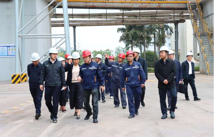 落實(shí)超低排放改造  推動行業(yè)綠色發(fā)展 ——內(nèi)江市委副書記路松明一行蒞臨星船城公司調(diào)研(圖2)