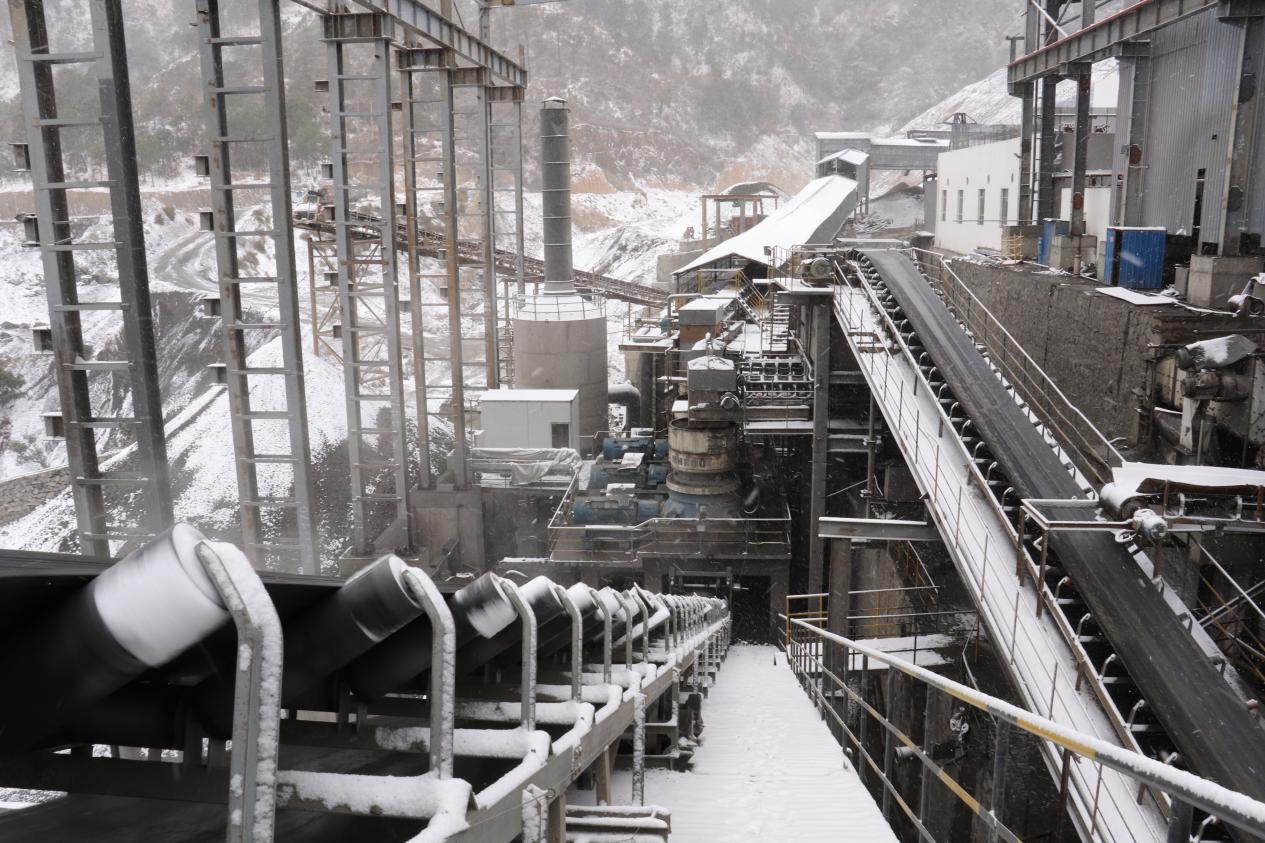 戰(zhàn)風(fēng)雪，斗嚴(yán)寒！ ——聯(lián)鑫礦業(yè)公司會理區(qū)域全力護(hù)航節(jié)前安全生產(chǎn)