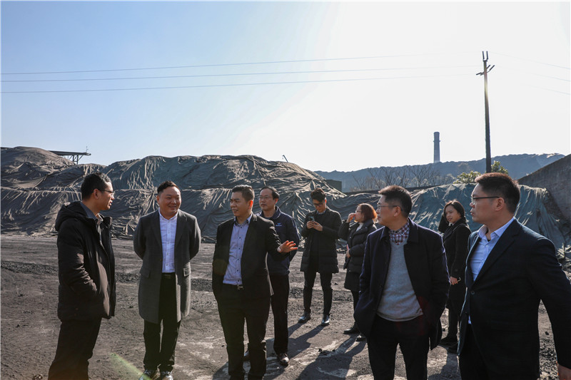四川省產(chǎn)業(yè)投資集團(tuán)到川威釩鈦科技考察交流(圖3)