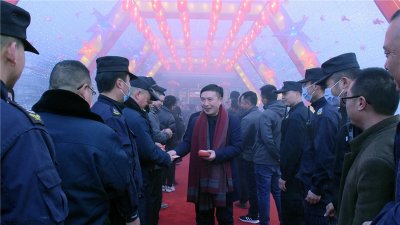 張燈結(jié)彩迎新年 齊心協(xié)力譜新篇丨集團(tuán)領(lǐng)導(dǎo)大年初一開展新春慰問活動(dòng)