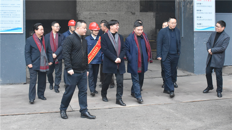 張燈結(jié)彩迎新年 齊心協(xié)力譜新篇丨集團(tuán)領(lǐng)導(dǎo)大年初一開展新春慰問活動(dòng)(圖5)