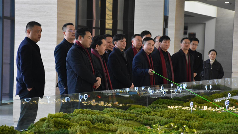 張燈結(jié)彩迎新年 齊心協(xié)力譜新篇丨集團(tuán)領(lǐng)導(dǎo)大年初一開展新春慰問活動(dòng)(圖7)