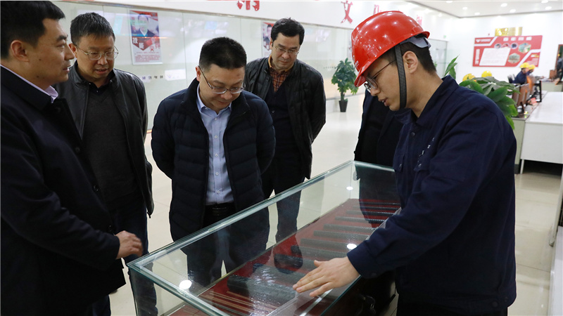 西南化工研究設(shè)計(jì)院有限公司副總經(jīng)理孫炳一行來(lái)威參觀交流(圖2)