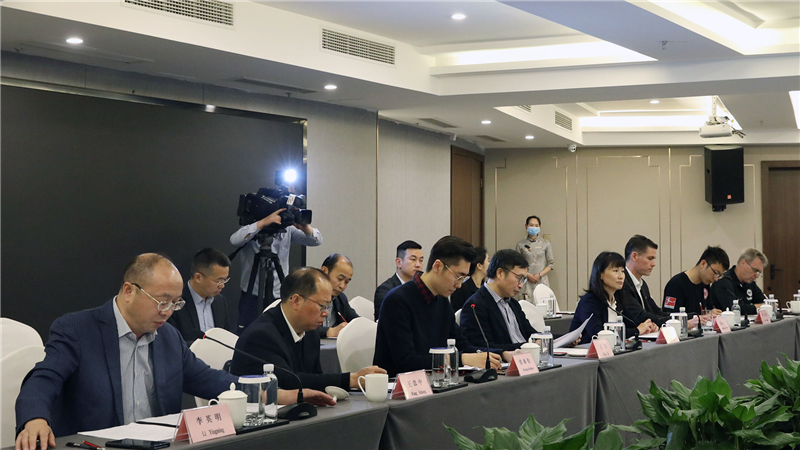 內(nèi)江市市長鄭莉一行到川威集團座談交流(圖3)