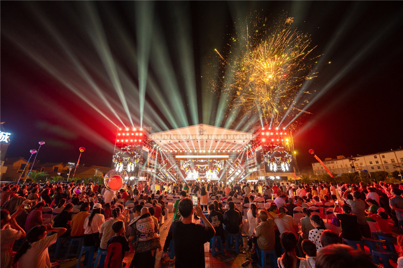 古滇國(guó)城云里街區(qū)盛大開(kāi)街(圖5)