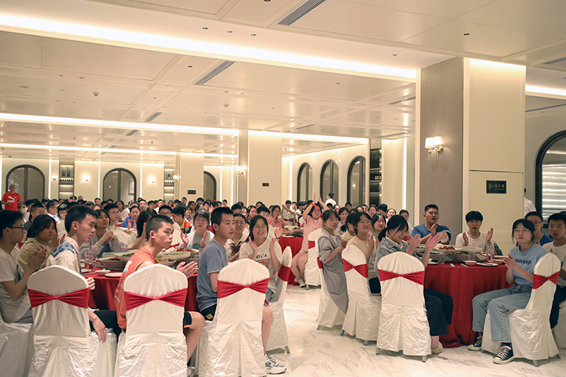 助力高考暖人心 深情慰問送關(guān)懷——集團(tuán)公司慰問競(jìng)力學(xué)校高考考生(圖4)